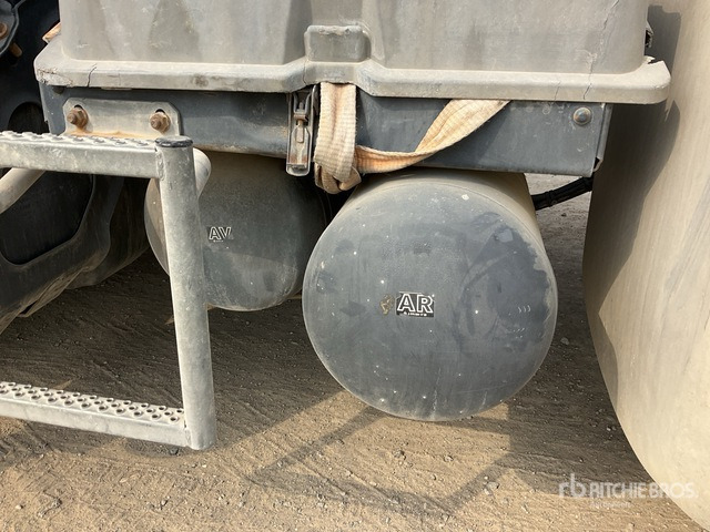 2015 Mercedes-Benz Actross 1843LS 4x2 S/A Sleeper Truck Tractor - وحدة جر: صورة 5 2015 Mercedes-Benz Actross 1843LS 4x2 S/A Sleeper Truck Tractor - وحدة جر: صورة 5