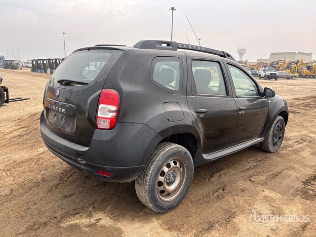 2015 Renault Duster 2WD SUV - سيارة دفع رباعي: صورة 3 2015 Renault Duster 2WD SUV - سيارة دفع رباعي: صورة 3