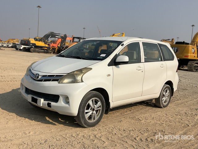 2015 Toyota Avanza Minivan - سيارة: صورة 1 2015 Toyota Avanza Minivan - سيارة: صورة 1