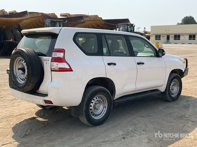 2015 Toyota Prado TX 150L 4x4 SUV - سيارة دفع رباعي: صورة 3 2015 Toyota Prado TX 150L 4x4 SUV - سيارة دفع رباعي: صورة 3