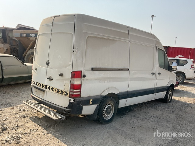 2016 Mercedes-Benz Sprinter 316 (Inoperable) Cargo Van - فان: صورة 3 2016 Mercedes-Benz Sprinter 316 (Inoperable) Cargo Van - فان: صورة 3