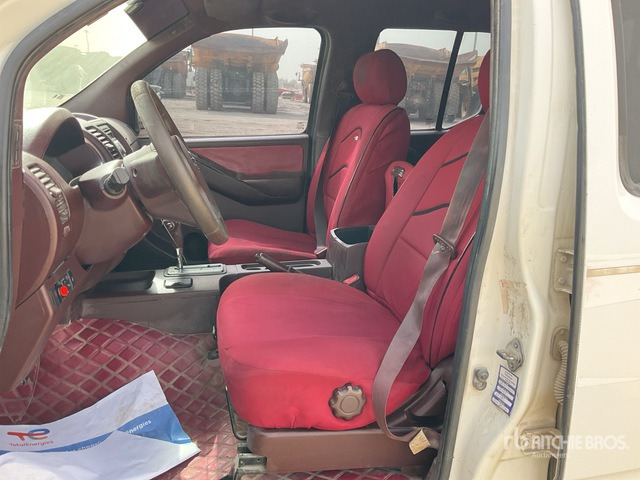 2016 Nissan 4x2 Crew Cab Pickup - شاحنة البيك أب: صورة 5 2016 Nissan 4x2 Crew Cab Pickup - شاحنة البيك أب: صورة 5