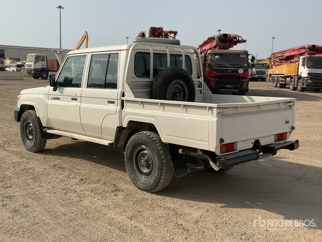 2016 Toyota Land Cruiser 79L 4x4 Crew Cab Pickup - شاحنة البيك أب: صورة 3 2016 Toyota Land Cruiser 79L 4x4 Crew Cab Pickup - شاحنة البيك أب: صورة 3