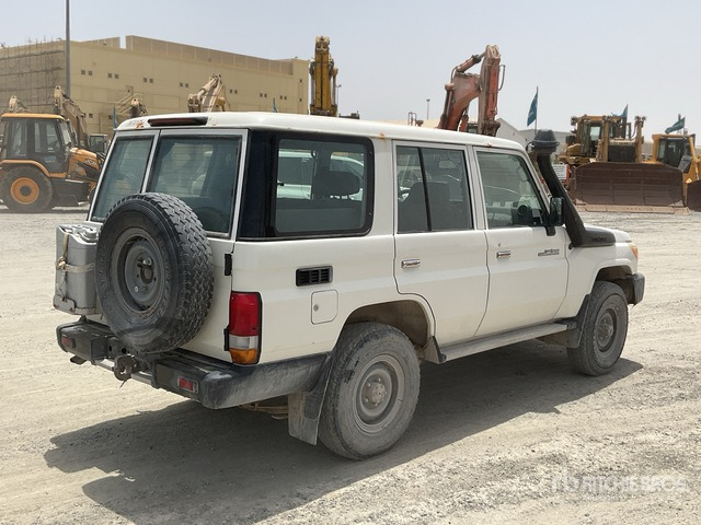 2018 Toyota Land Cruiser 76L 4x4 SUV - سيارة دفع رباعي: صورة 3 2018 Toyota Land Cruiser 76L 4x4 SUV - سيارة دفع رباعي: صورة 3