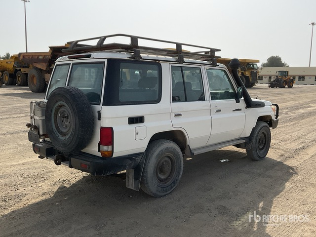 2018 Toyota Land Cruiser 76L 4x4 SUV - سيارة دفع رباعي: صورة 4 2018 Toyota Land Cruiser 76L 4x4 SUV - سيارة دفع رباعي: صورة 4