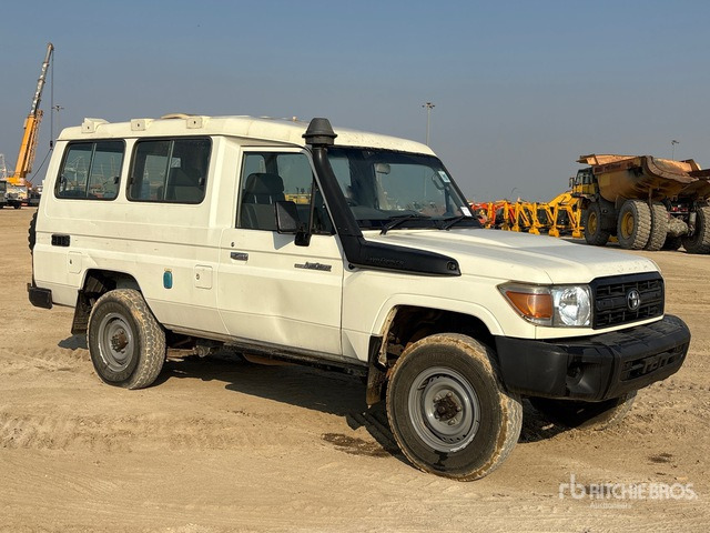 2018 Toyota Land Cruiser 78R 4x4 SUV - سيارة دفع رباعي: صورة 1 2018 Toyota Land Cruiser 78R 4x4 SUV - سيارة دفع رباعي: صورة 1