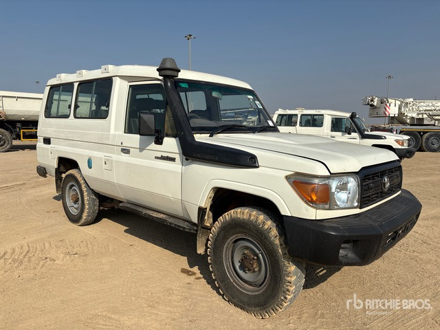 2018 Toyota Land Cruiser 78R 4x4 SUV - سيارة دفع رباعي: صورة 1 2018 Toyota Land Cruiser 78R 4x4 SUV - سيارة دفع رباعي: صورة 1