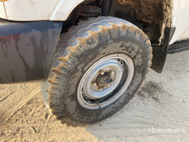 2018 Toyota Land Cruiser 78R 4x4 SUV - سيارة دفع رباعي: صورة 5 2018 Toyota Land Cruiser 78R 4x4 SUV - سيارة دفع رباعي: صورة 5