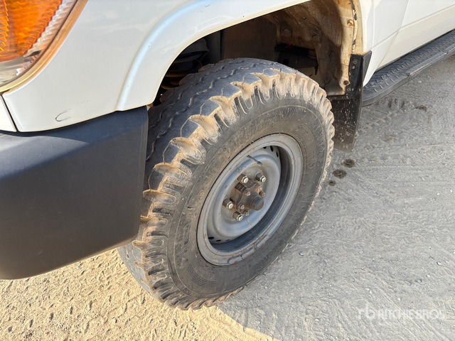 2018 Toyota Land Cruiser 78R 4x4 SUV - سيارة دفع رباعي: صورة 4 2018 Toyota Land Cruiser 78R 4x4 SUV - سيارة دفع رباعي: صورة 4