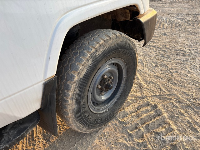 2018 Toyota Land Cruiser 78R 4x4 SUV - سيارة دفع رباعي: صورة 4 2018 Toyota Land Cruiser 78R 4x4 SUV - سيارة دفع رباعي: صورة 4