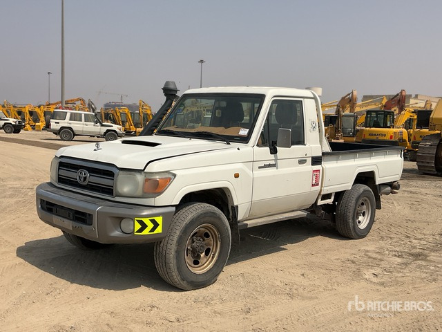 2018 Toyota Land Cruiser 79L 4x4 Pickup - شاحنة البيك أب: صورة 2 2018 Toyota Land Cruiser 79L 4x4 Pickup - شاحنة البيك أب: صورة 2