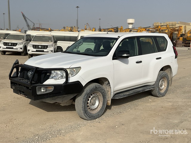 2018 Toyota Prado TX 150L 4x4 SUV - سيارة دفع رباعي: صورة 2 2018 Toyota Prado TX 150L 4x4 SUV - سيارة دفع رباعي: صورة 2