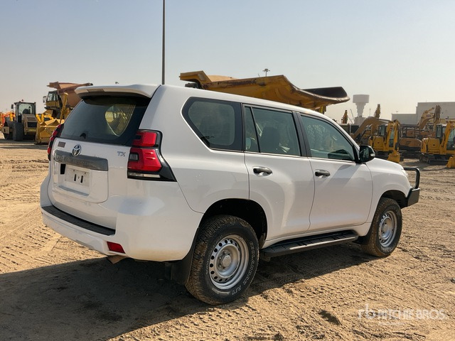 2018 Toyota Prado TX 150L 4x4 SUV - سيارة دفع رباعي: صورة 3 2018 Toyota Prado TX 150L 4x4 SUV - سيارة دفع رباعي: صورة 3