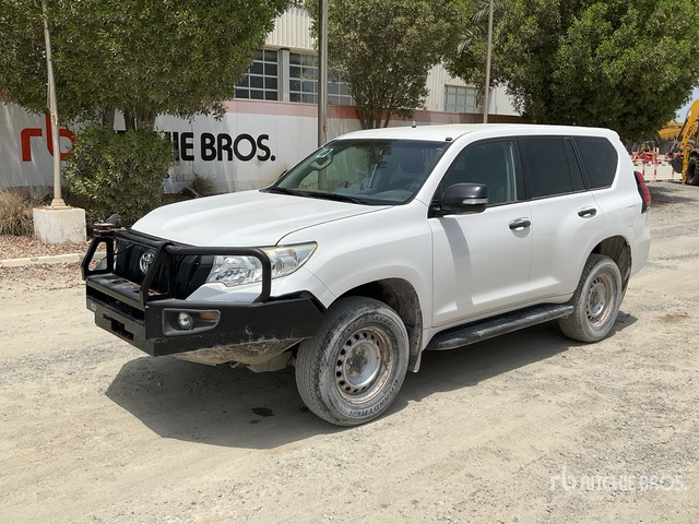 2018 Toyota Prado TX 150L 4x4 SUV - سيارة دفع رباعي: صورة 2 2018 Toyota Prado TX 150L 4x4 SUV - سيارة دفع رباعي: صورة 2
