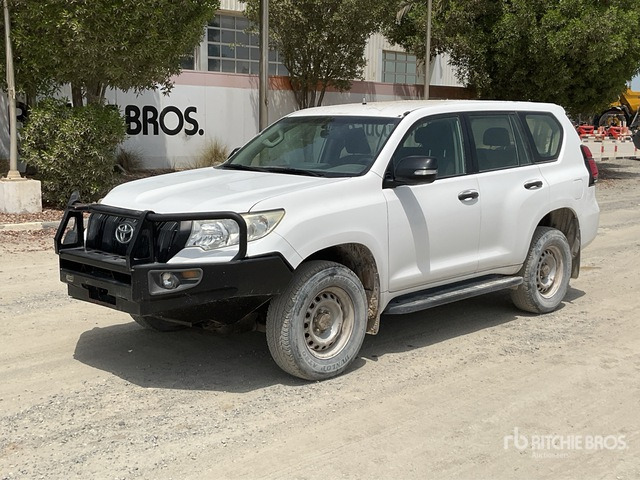 2018 Toyota Prado TX 150L 4x4 SUV - سيارة دفع رباعي: صورة 2 2018 Toyota Prado TX 150L 4x4 SUV - سيارة دفع رباعي: صورة 2