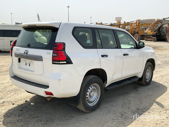 2018 Toyota Prado TX 150L 4x4 SUV - سيارة دفع رباعي: صورة 3 2018 Toyota Prado TX 150L 4x4 SUV - سيارة دفع رباعي: صورة 3
