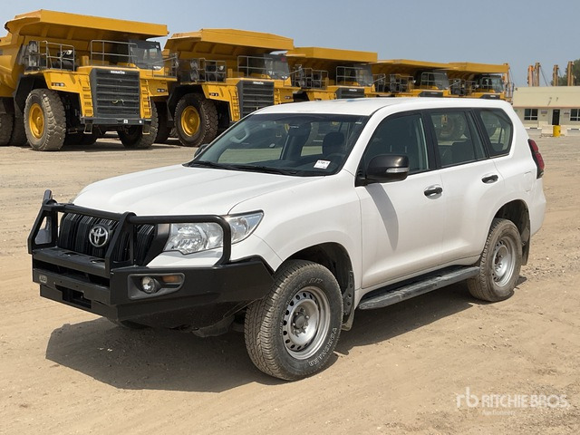2018 Toyota Prado TX 150L 4x4 SUV - سيارة دفع رباعي: صورة 2 2018 Toyota Prado TX 150L 4x4 SUV - سيارة دفع رباعي: صورة 2