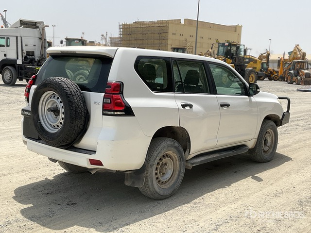 2018 Toyota Prado TX 150L 4x4 SUV - سيارة دفع رباعي: صورة 3 2018 Toyota Prado TX 150L 4x4 SUV - سيارة دفع رباعي: صورة 3