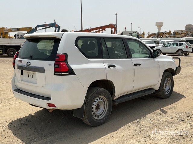 2018 Toyota Prado TX 150L 4x4 SUV - سيارة دفع رباعي: صورة 3 2018 Toyota Prado TX 150L 4x4 SUV - سيارة دفع رباعي: صورة 3