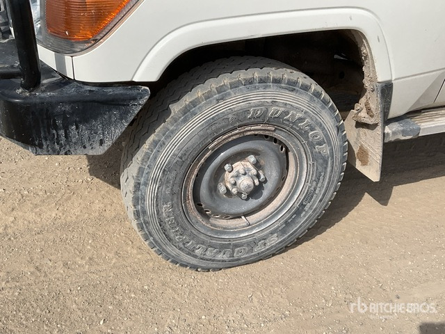 2019 Toyota Land Cruiser 76L 4x4 SUV - سيارة دفع رباعي: صورة 5 2019 Toyota Land Cruiser 76L 4x4 SUV - سيارة دفع رباعي: صورة 5