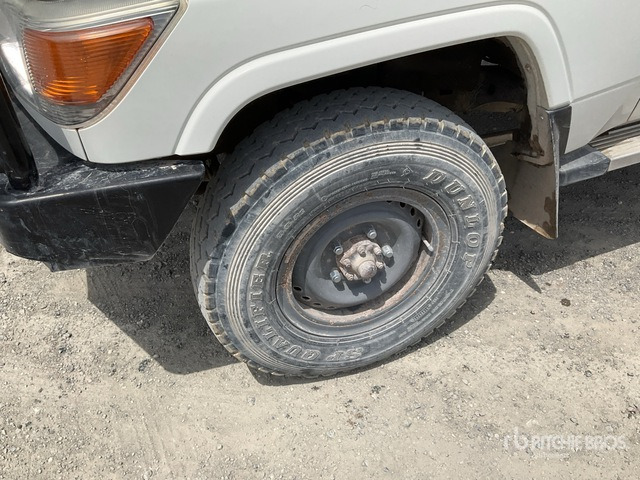 2019 Toyota Land Cruiser 76L 4x4 SUV - سيارة دفع رباعي: صورة 5 2019 Toyota Land Cruiser 76L 4x4 SUV - سيارة دفع رباعي: صورة 5