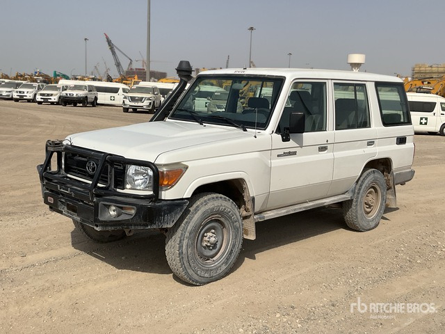 2019 Toyota Land Cruiser 76L 4x4 SUV - سيارة دفع رباعي: صورة 1 2019 Toyota Land Cruiser 76L 4x4 SUV - سيارة دفع رباعي: صورة 1