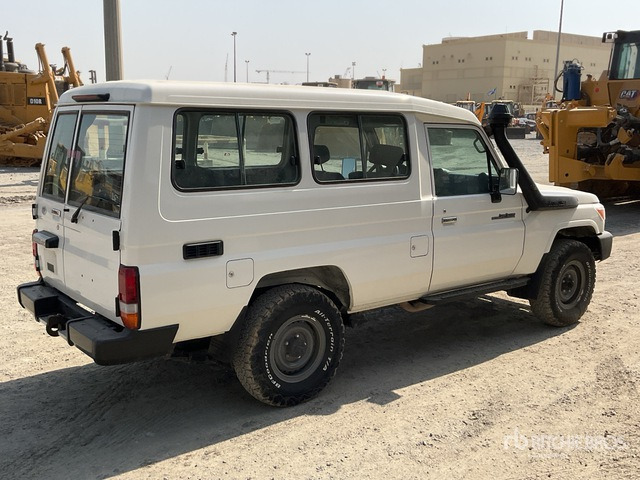 2019 Toyota Land Cruiser 78L 4x4 SUV - سيارة دفع رباعي: صورة 5 2019 Toyota Land Cruiser 78L 4x4 SUV - سيارة دفع رباعي: صورة 5