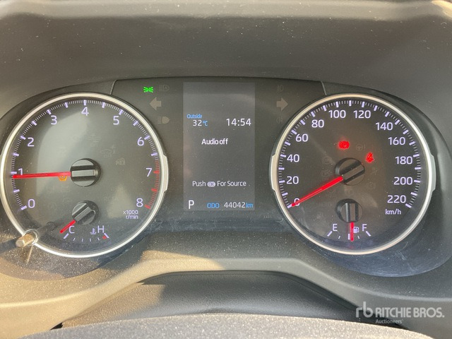 2019 Toyota RAV4 4WD SUV - سيارة دفع رباعي: صورة 3 2019 Toyota RAV4 4WD SUV - سيارة دفع رباعي: صورة 3