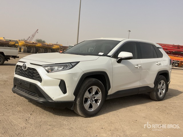 2019 Toyota RAV4 4WD SUV - سيارة دفع رباعي: صورة 1 2019 Toyota RAV4 4WD SUV - سيارة دفع رباعي: صورة 1