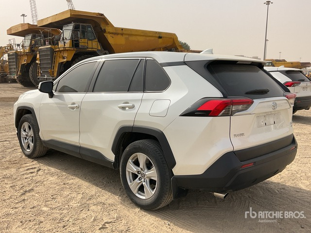 2019 Toyota RAV4 4WD SUV - سيارة دفع رباعي: صورة 3 2019 Toyota RAV4 4WD SUV - سيارة دفع رباعي: صورة 3