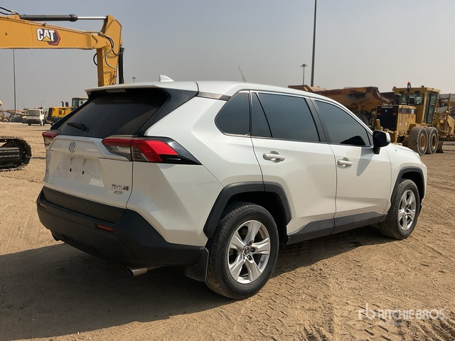 2019 Toyota RAV4 4WD SUV - سيارة دفع رباعي: صورة 3 2019 Toyota RAV4 4WD SUV - سيارة دفع رباعي: صورة 3