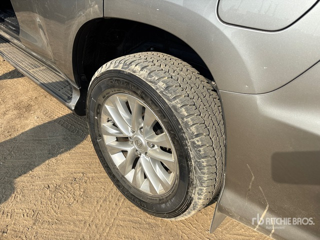 2020 Lexus GX460 4WD SUV - سيارة دفع رباعي: صورة 4 2020 Lexus GX460 4WD SUV - سيارة دفع رباعي: صورة 4