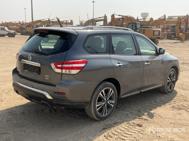 2020 Nissan Pathfinder 4WD Hybrid SUV - سيارة دفع رباعي: صورة 3 2020 Nissan Pathfinder 4WD Hybrid SUV - سيارة دفع رباعي: صورة 3