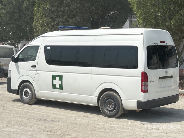 2022 Toyota Hiace High Roof 4x2 Ambulance - سيارة اسعاف: صورة 3 2022 Toyota Hiace High Roof 4x2 Ambulance - سيارة اسعاف: صورة 3