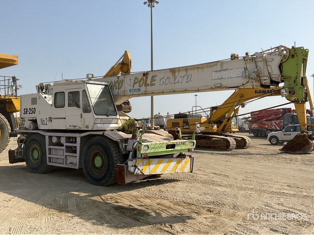 Kato KR25H-V - رافعة الطرق الوعرة: صورة 1 Kato KR25H-V - رافعة الطرق الوعرة: صورة 1