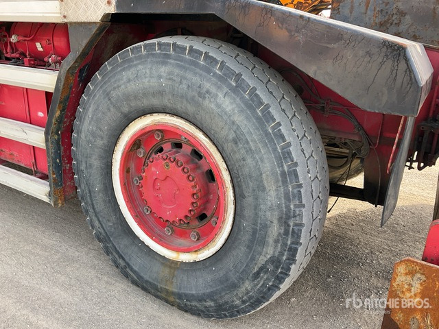 Kato KR25H - رافعة الطرق الوعرة: صورة 5 Kato KR25H - رافعة الطرق الوعرة: صورة 5