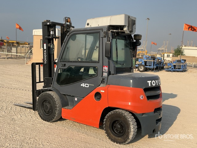 Toyota 8FD40N Forklift - رافعة شوكية: صورة 2 Toyota 8FD40N Forklift - رافعة شوكية: صورة 2