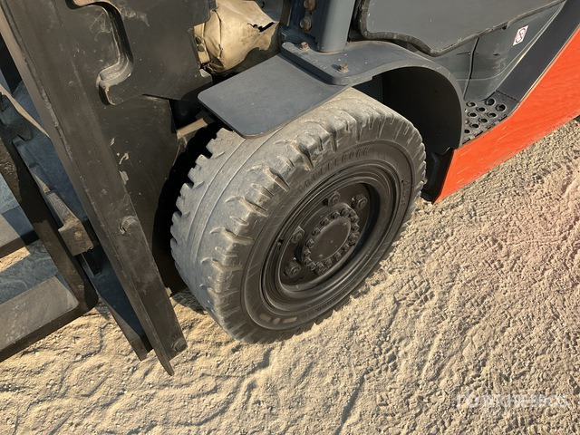 Toyota 8FD40N Forklift - رافعة شوكية: صورة 4 Toyota 8FD40N Forklift - رافعة شوكية: صورة 4