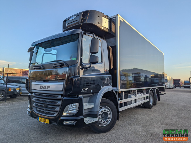 DAF CF 290 FAN 6x2/4 DagCab Euro6 - Koel-VriesBak 7.9m + Carrier Supra 1150MT + Laadklep 2000kg - 07/2025APK - شاحنة الفريزر: صورة 1 DAF CF 290 FAN 6x2/4 DagCab Euro6 - Koel-VriesBak 7.9m + Carrier Supra 1150MT + Laadklep 2000kg - 07/2025APK - شاحنة الفريزر: صورة 1
