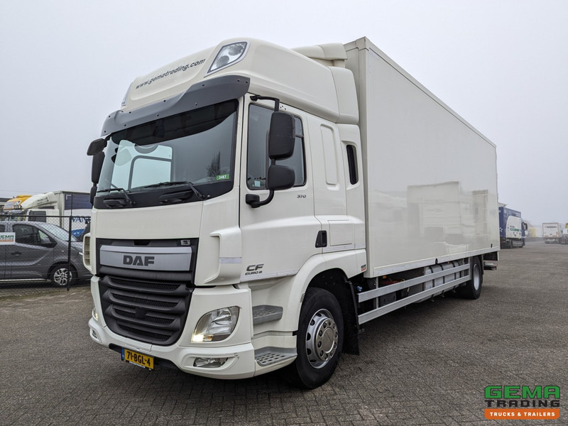 DAF CF 370 FA 4x2 Spacecab Euro6 - GeslotenBak 8.2M + Laadklep 2000kg - HardHouten vloer - 10/2025APK - شاحنة مقفلة: صورة 1 DAF CF 370 FA 4x2 Spacecab Euro6 - GeslotenBak 8.2M + Laadklep 2000kg - HardHouten vloer - 10/2025APK - شاحنة مقفلة: صورة 1