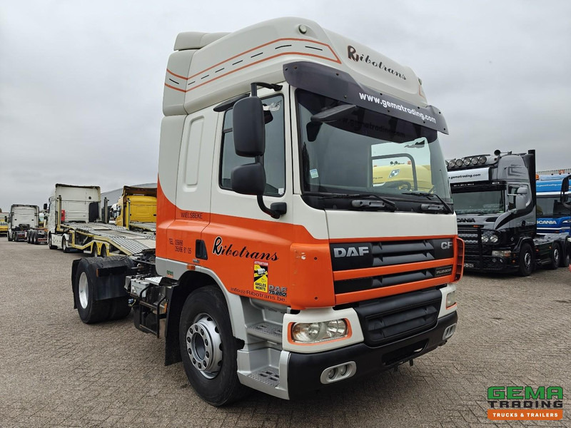 DAF CF75.250 4x2 SpaceCab Euro5 - Handgeschakeld - Airco - وحدة جر: صورة 2 DAF CF75.250 4x2 SpaceCab Euro5 - Handgeschakeld - Airco - وحدة جر: صورة 2