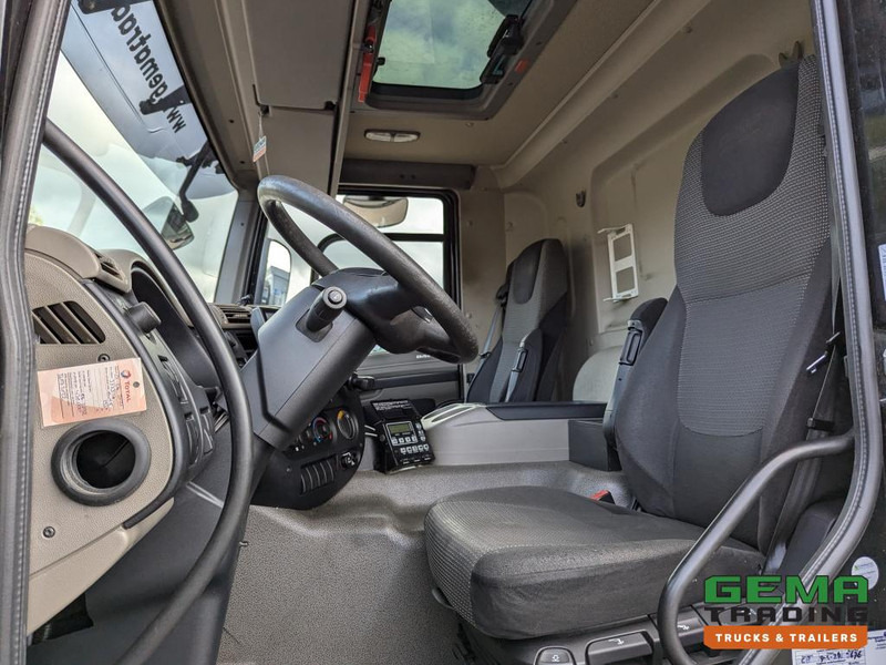 شاحنة الفريزر DAF FA CF65.250 4x2 Daycab Euro5 KoelVriesBak 6.7M  + Carrier Supra750Mt + Laadklep2000kg: صورة 12