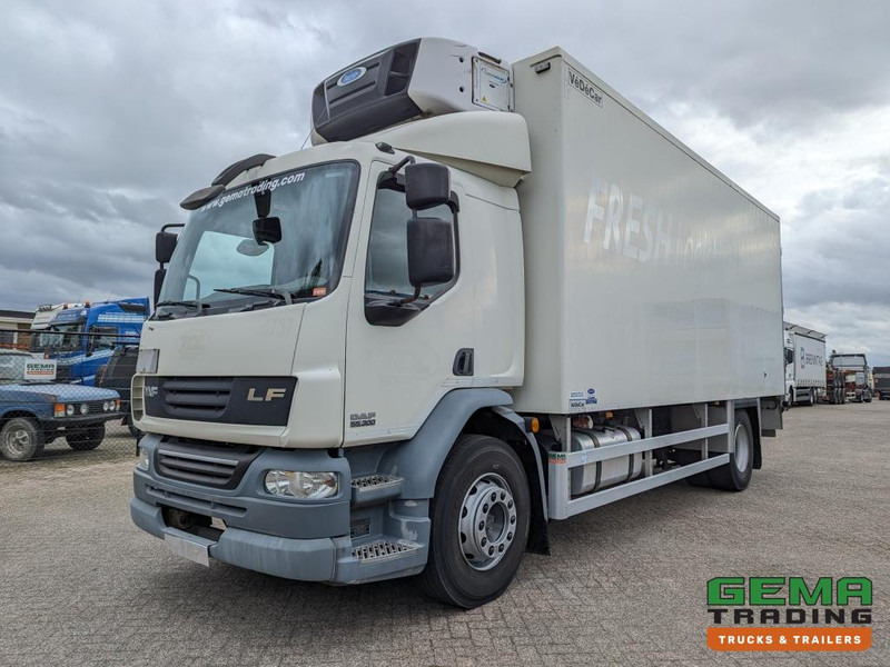 DAF FA LF55.300 4x2 Sleepcab 18T Euro5 Koel-VriesBak 6.45m + Carrier Supra 750 - Laadklep 1500KG (V781) - شاحنة صندوق متساوي: صورة 1 DAF FA LF55.300 4x2 Sleepcab 18T Euro5 Koel-VriesBak 6.45m + Carrier Supra 750 - Laadklep 1500KG (V781) - شاحنة صندوق متساوي: صورة 1