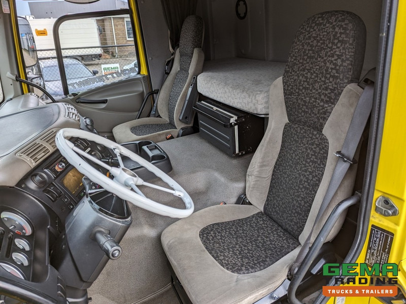 DAF FT CF85.360 4x2 Sleepcab Euro5 PTO Prep - 3-Spaaks stuur - Side Skirts - NATO (T1327) - وحدة جر: صورة 5 DAF FT CF85.360 4x2 Sleepcab Euro5 PTO Prep - 3-Spaaks stuur - Side Skirts - NATO (T1327) - وحدة جر: صورة 5