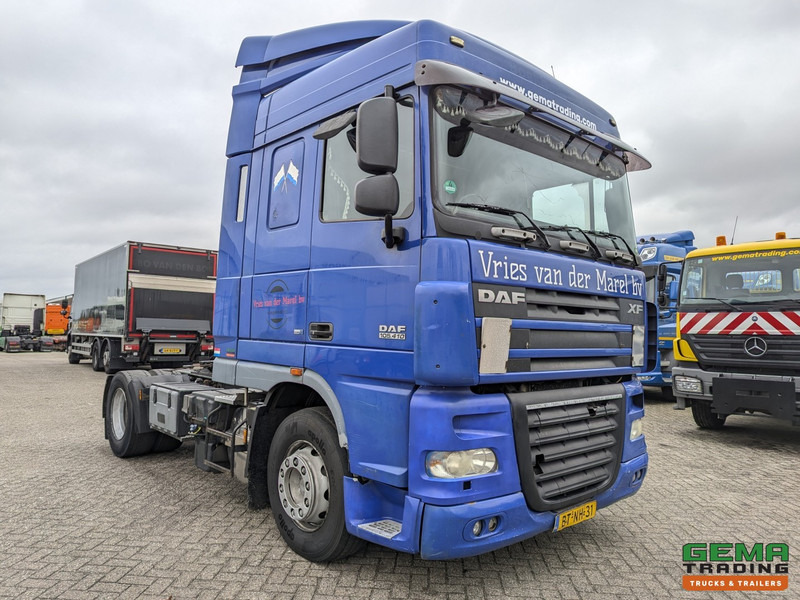 DAF FT XF105.410 4x2 Spacecab Euro5 - Handgeschakeld - NL truck - وحدة جر: صورة 2 DAF FT XF105.410 4x2 Spacecab Euro5 - Handgeschakeld - NL truck - وحدة جر: صورة 2