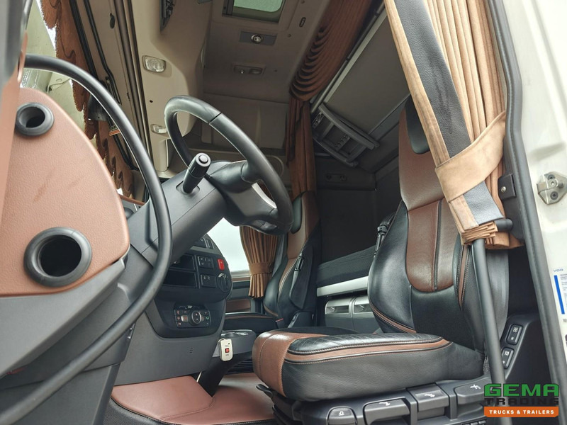 DAF XF 480 FTG 6x2/4 Superspacecab Euro6C - Dubbele Tanks - Lift/StuurAs - Navi - SMARTTacho V2 - وحدة جر: صورة 5 DAF XF 480 FTG 6x2/4 Superspacecab Euro6C - Dubbele Tanks - Lift/StuurAs - Navi - SMARTTacho V2 - وحدة جر: صورة 5