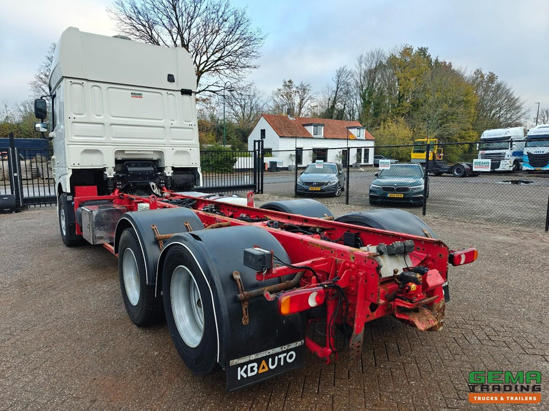 DAF XF 510 FAS 6x2 Superspacecab Euro6 - Retarder - Vollucht - 10Tires - ChassisCabine - LiftAs - VBG Vangmuilkoppeling - Navi - شاحنة هيكل كابينة: صورة 4 DAF XF 510 FAS 6x2 Superspacecab Euro6 - Retarder - Vollucht - 10Tires - ChassisCabine - LiftAs - VBG Vangmuilkoppeling - Navi - شاحنة هيكل كابينة: صورة 4