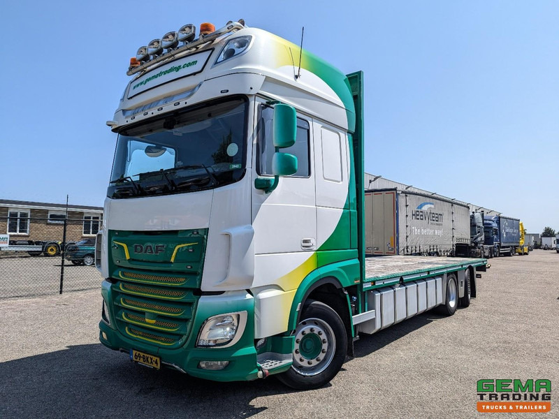 DAF XF 530 FAN 6x2/4 SuperSpaceCab Euro6C - Retarder - OpenLaadbak 7.4M - SmartTacho V2 - NOKKENAS problem - 05/2026 APK - شاحنات مسطحة: صورة 1 DAF XF 530 FAN 6x2/4 SuperSpaceCab Euro6C - Retarder - OpenLaadbak 7.4M - SmartTacho V2 - NOKKENAS problem - 05/2026 APK - شاحنات مسطحة: صورة 1