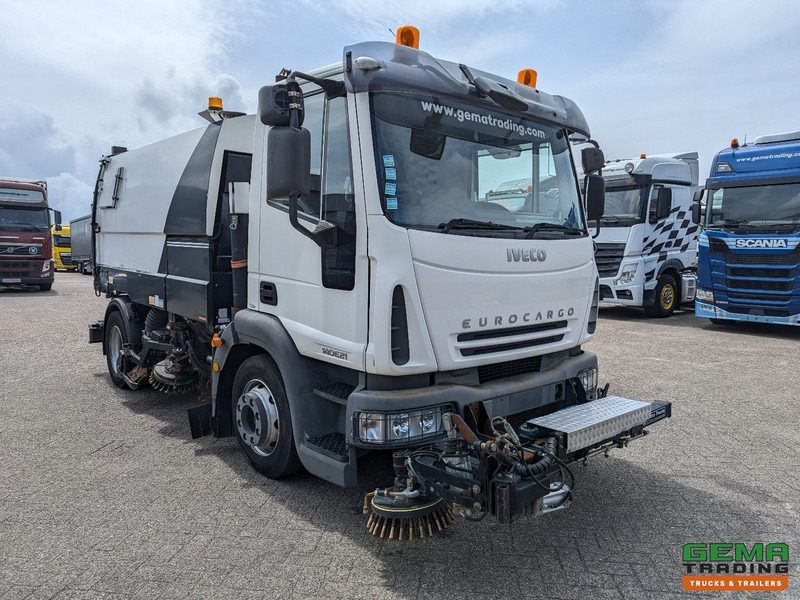 Iveco 140E21 4x2 Dagcab Euro3 - Schmidt SK500R - Hydrostaat - سياره كنس شوارع: صورة 4 Iveco 140E21 4x2 Dagcab Euro3 - Schmidt SK500R - Hydrostaat - سياره كنس شوارع: صورة 4