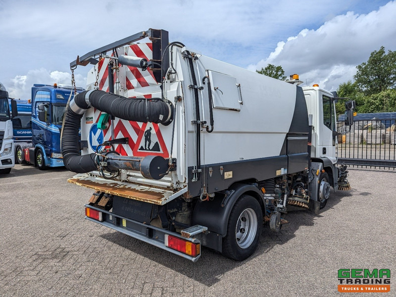 Iveco 140E21 4x2 Dagcab Euro3 - Schmidt SK500R - Hydrostaat - سياره كنس شوارع: صورة 2 Iveco 140E21 4x2 Dagcab Euro3 - Schmidt SK500R - Hydrostaat - سياره كنس شوارع: صورة 2